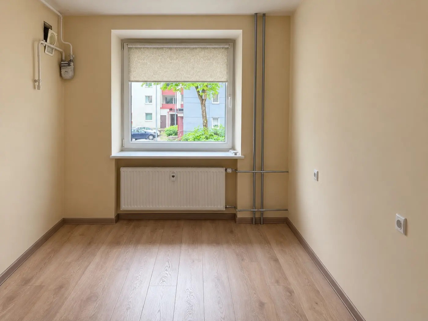 Senos statybos kambarys prieš remontą